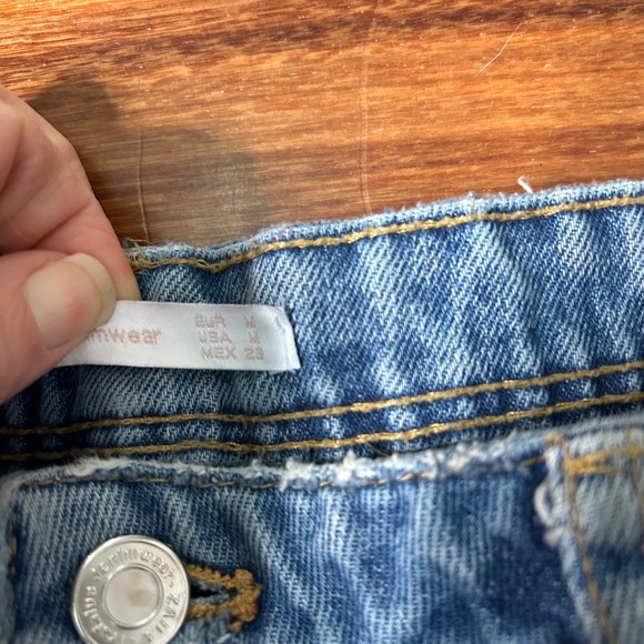 Zara Trafaluc super Distressed Denim Mini Skirt Light Wash Raw Hem Womens Medium - Picture 9 of 10